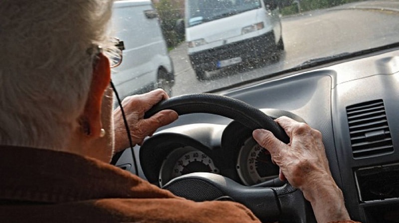 rinnovo patente cagliari anziani autoscuola a cagliari età massima over 80