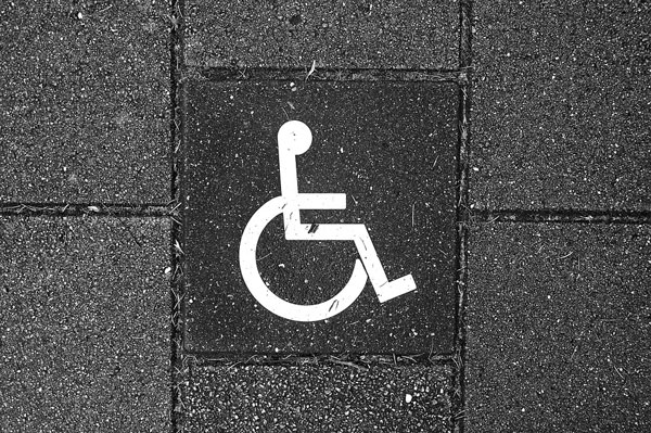 autoscuola e disabilità: patente speciale per invalidi